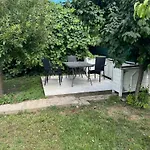 펜션 O Casa Douăzeci şi Trei August